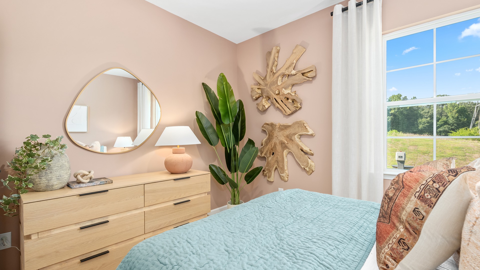 secondary bedroom with window