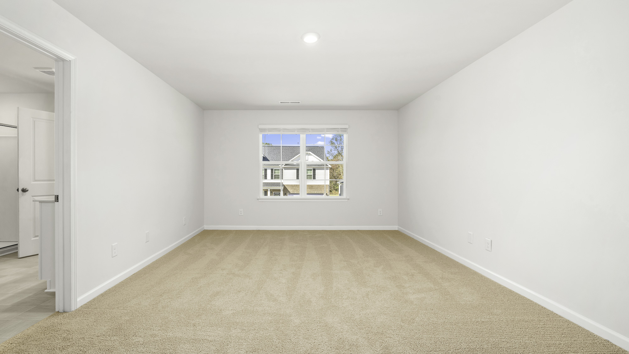 MAIN BEDROOM