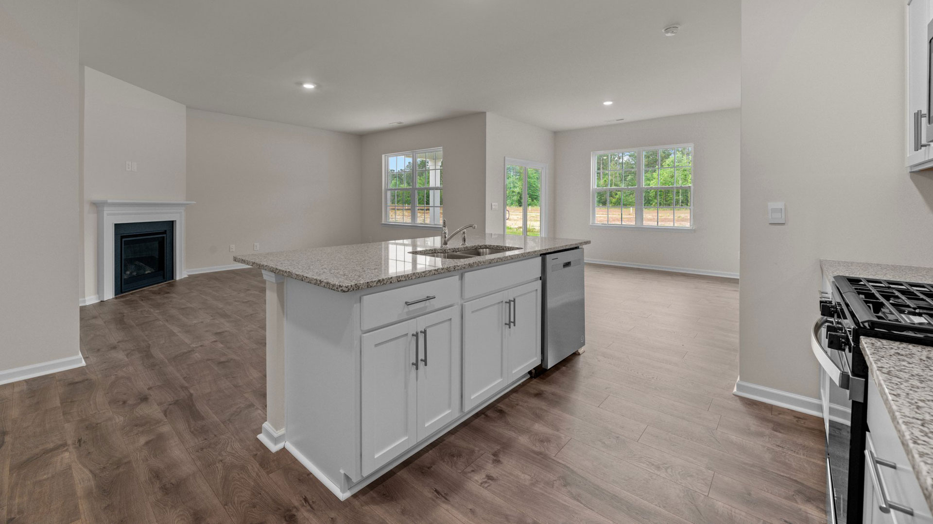 Kitchen with Island and granite