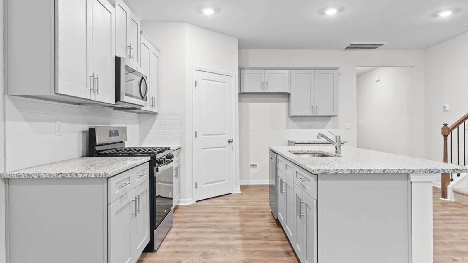 middle kitchenview