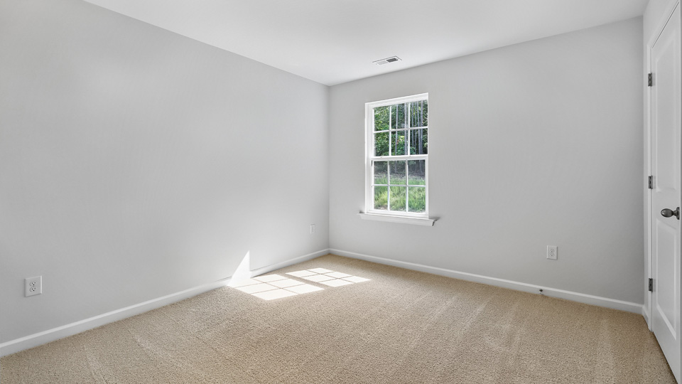 bedroom with carpet
