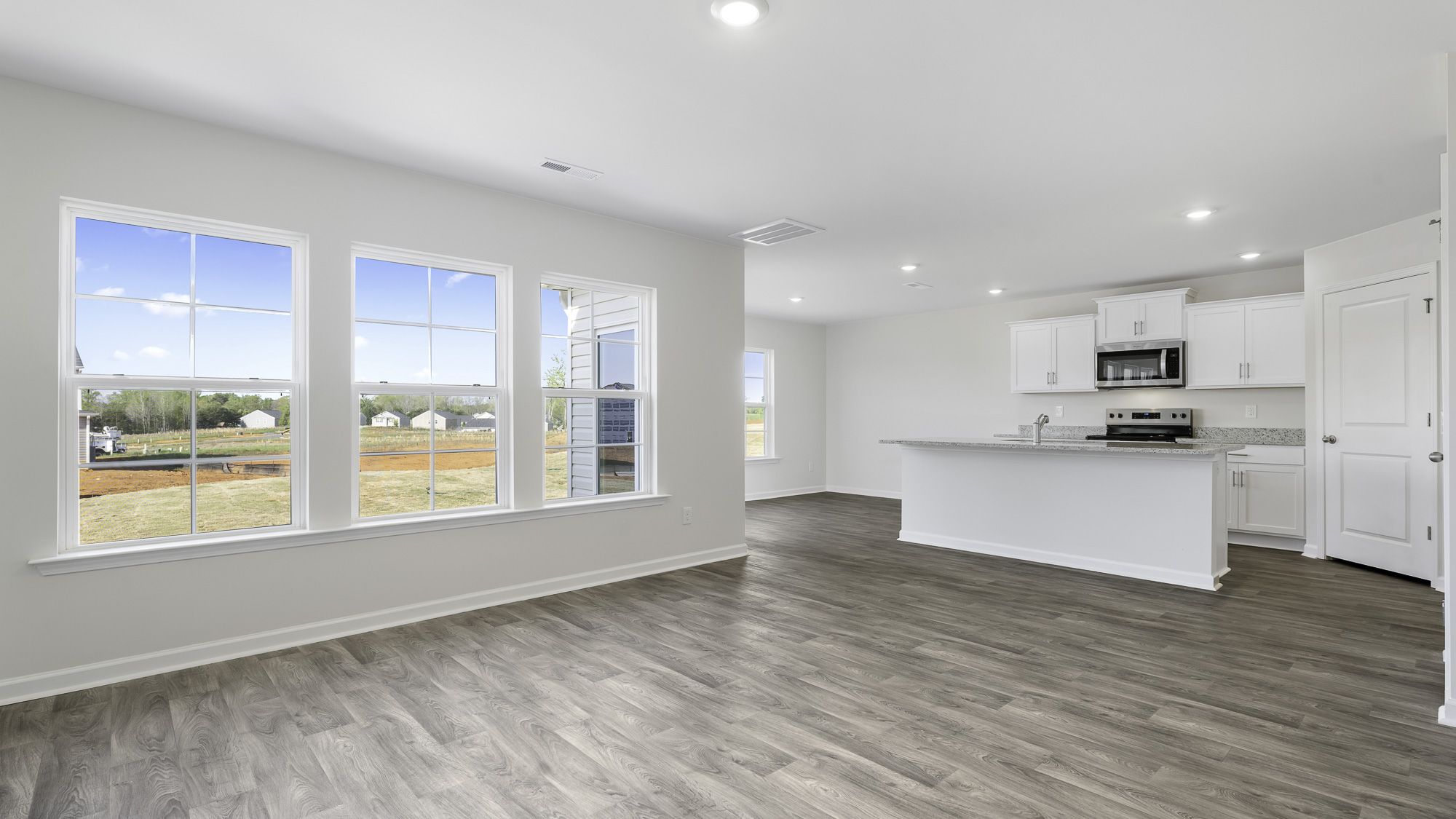 dining area and partial kitchen view