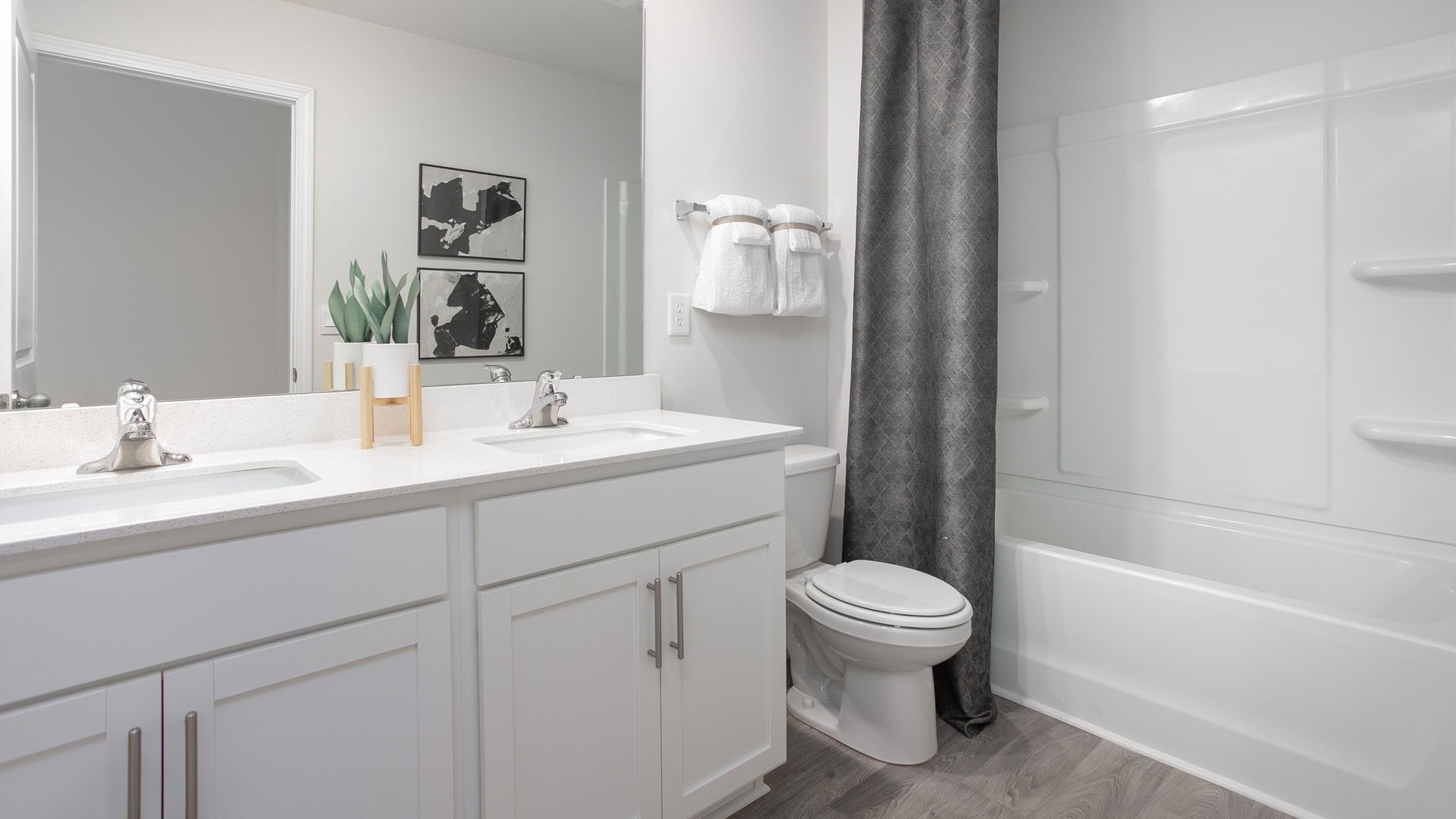 secondary bathroom tub shower
