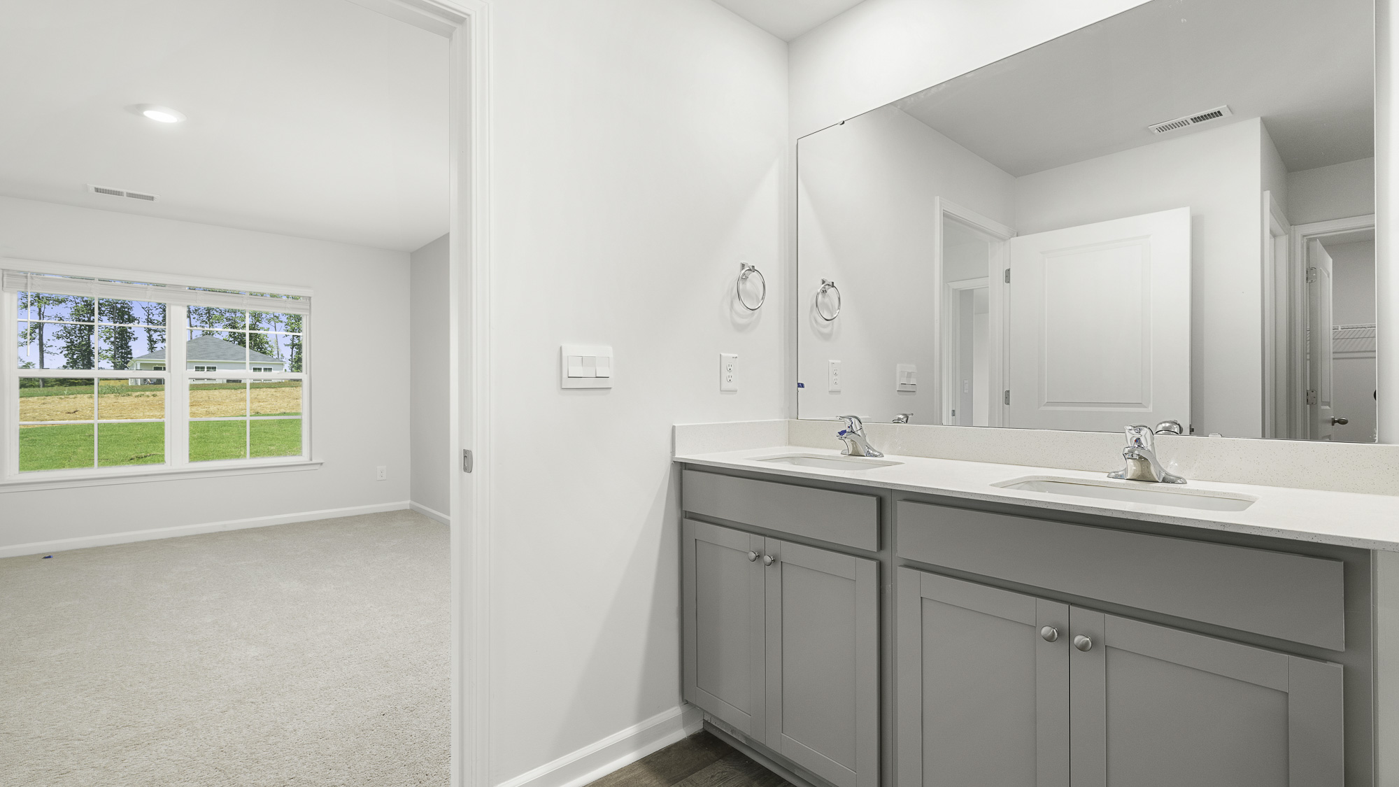MAIN BATHROOM