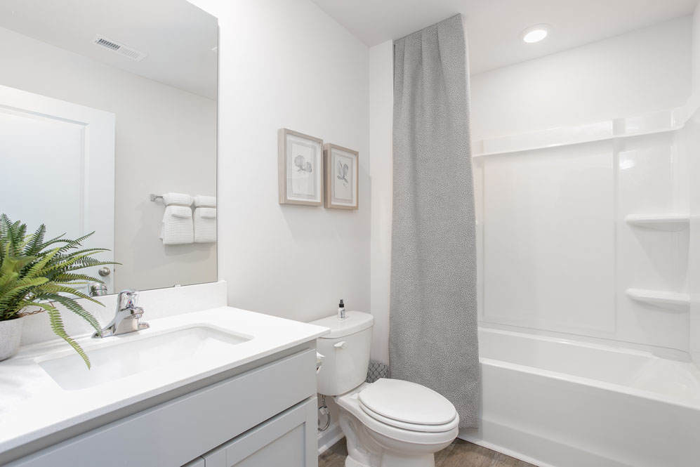 secondary bathroom tub shower