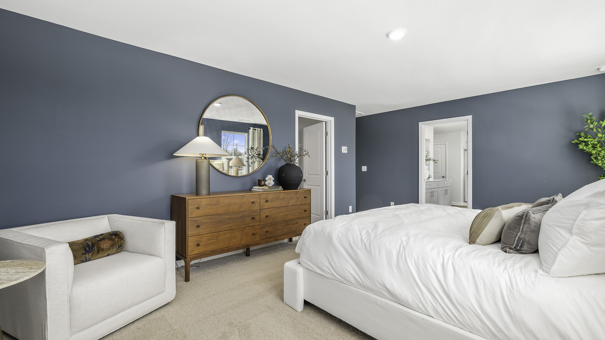 primary bedroom with carpet