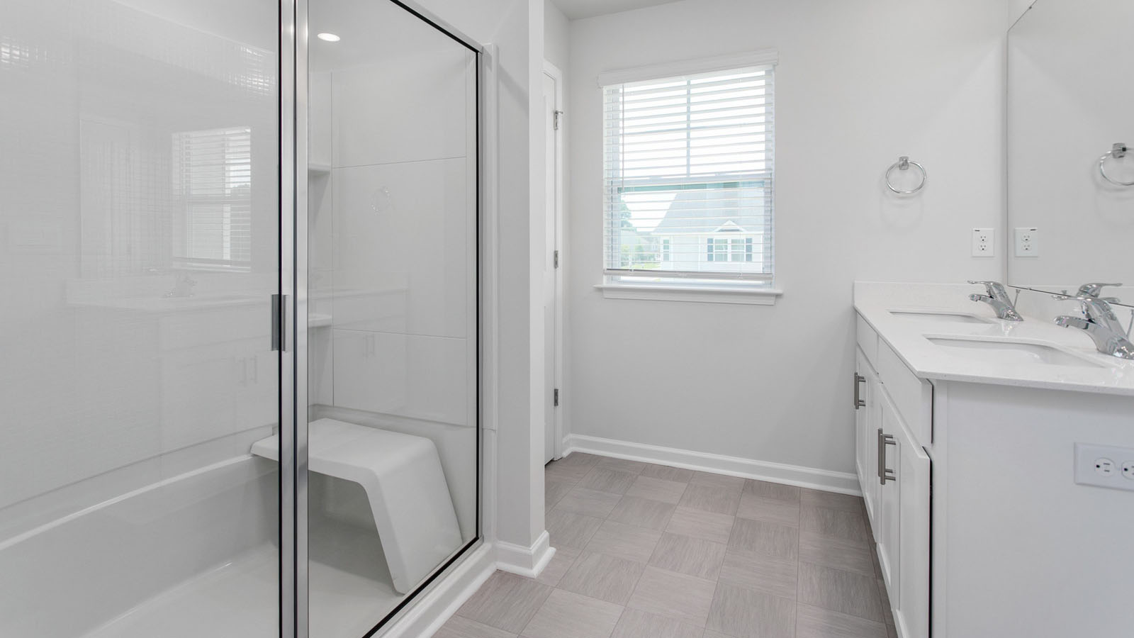 MAIN WALK-IN SHOWER
