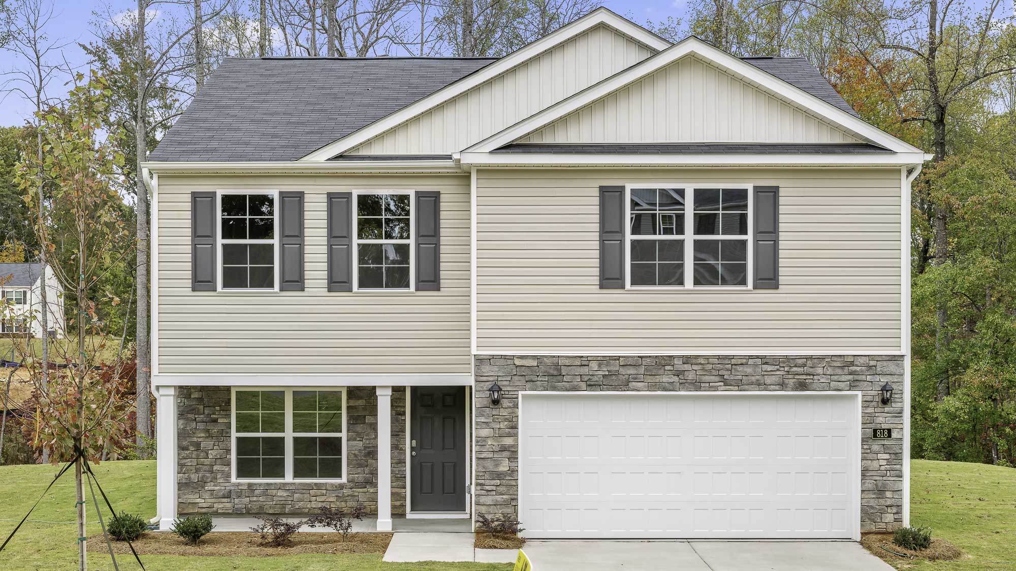 1590 String Drive exterior
