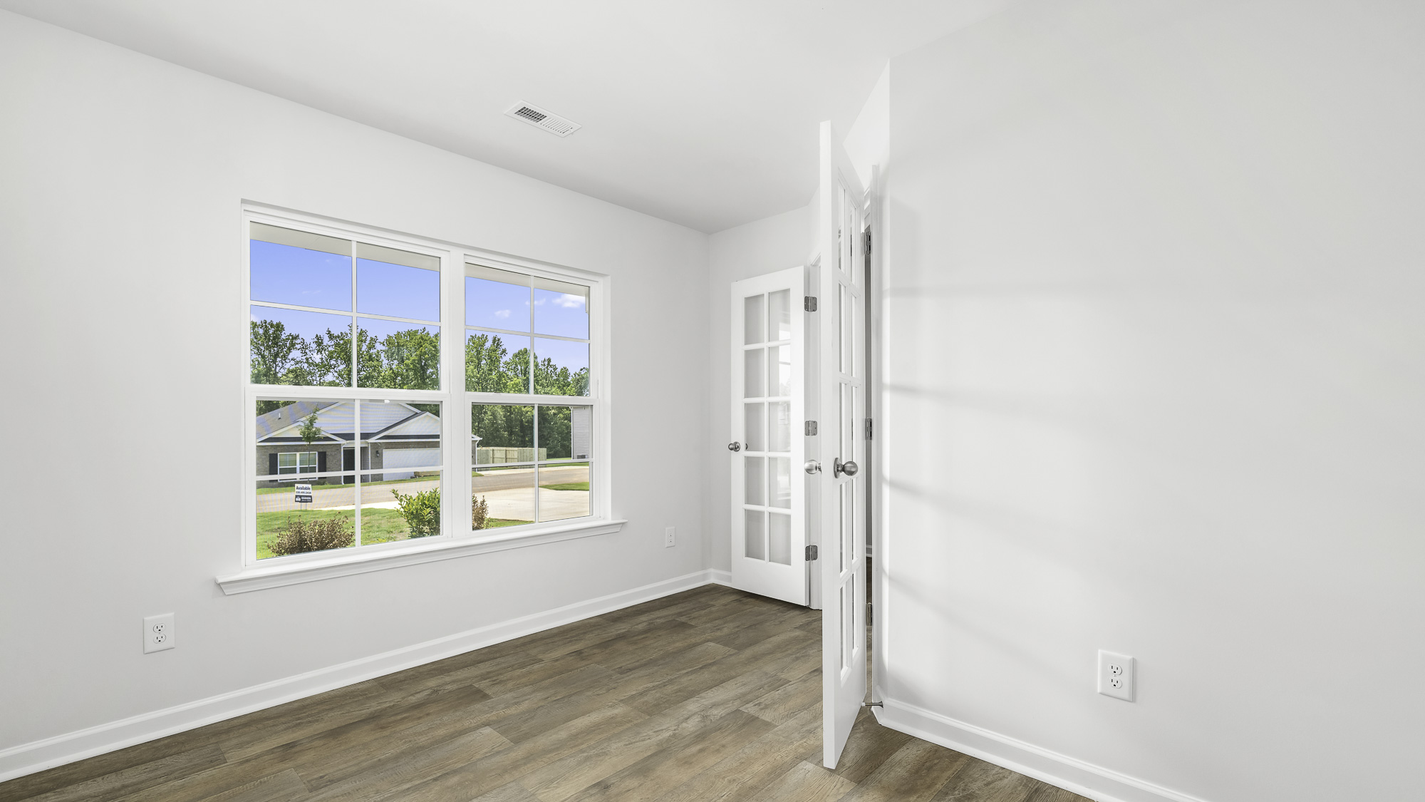entrance to optional office