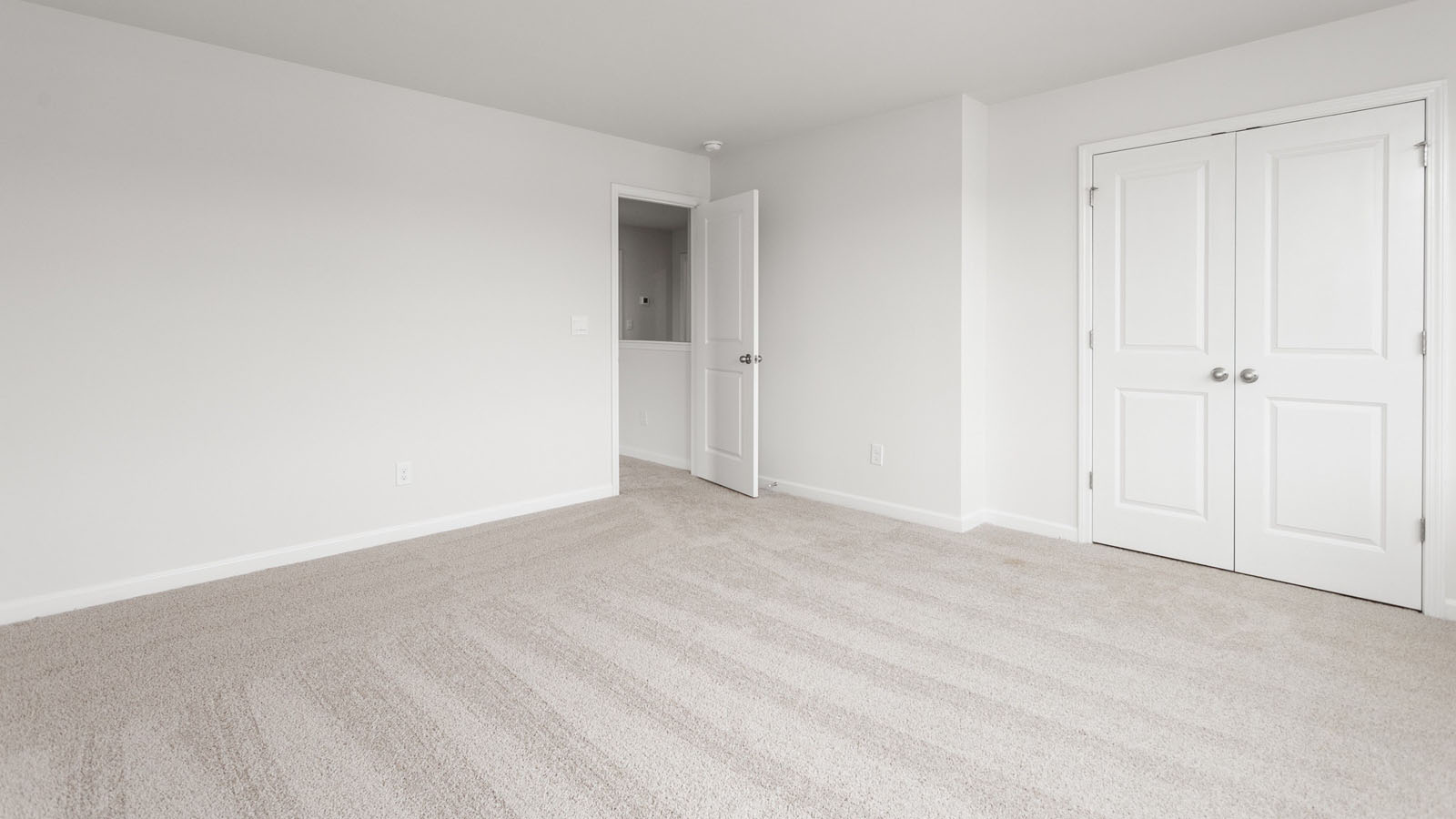 bedroom with carpet