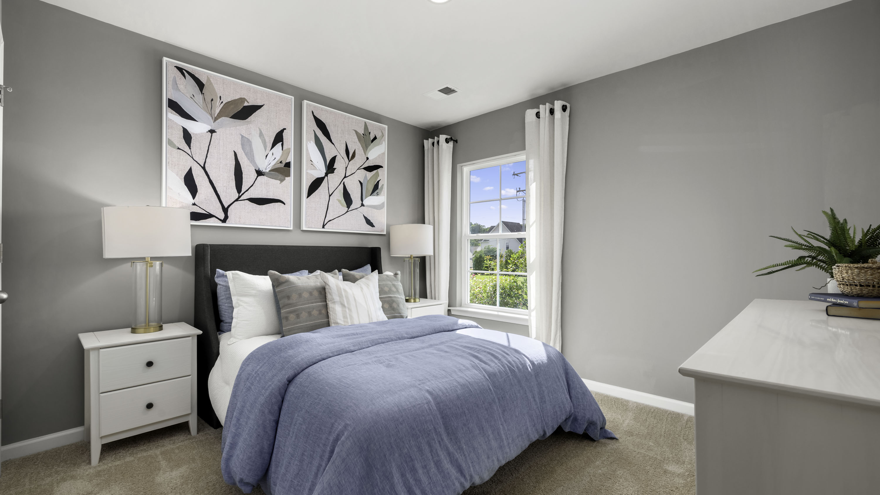 secondary bedroom with window