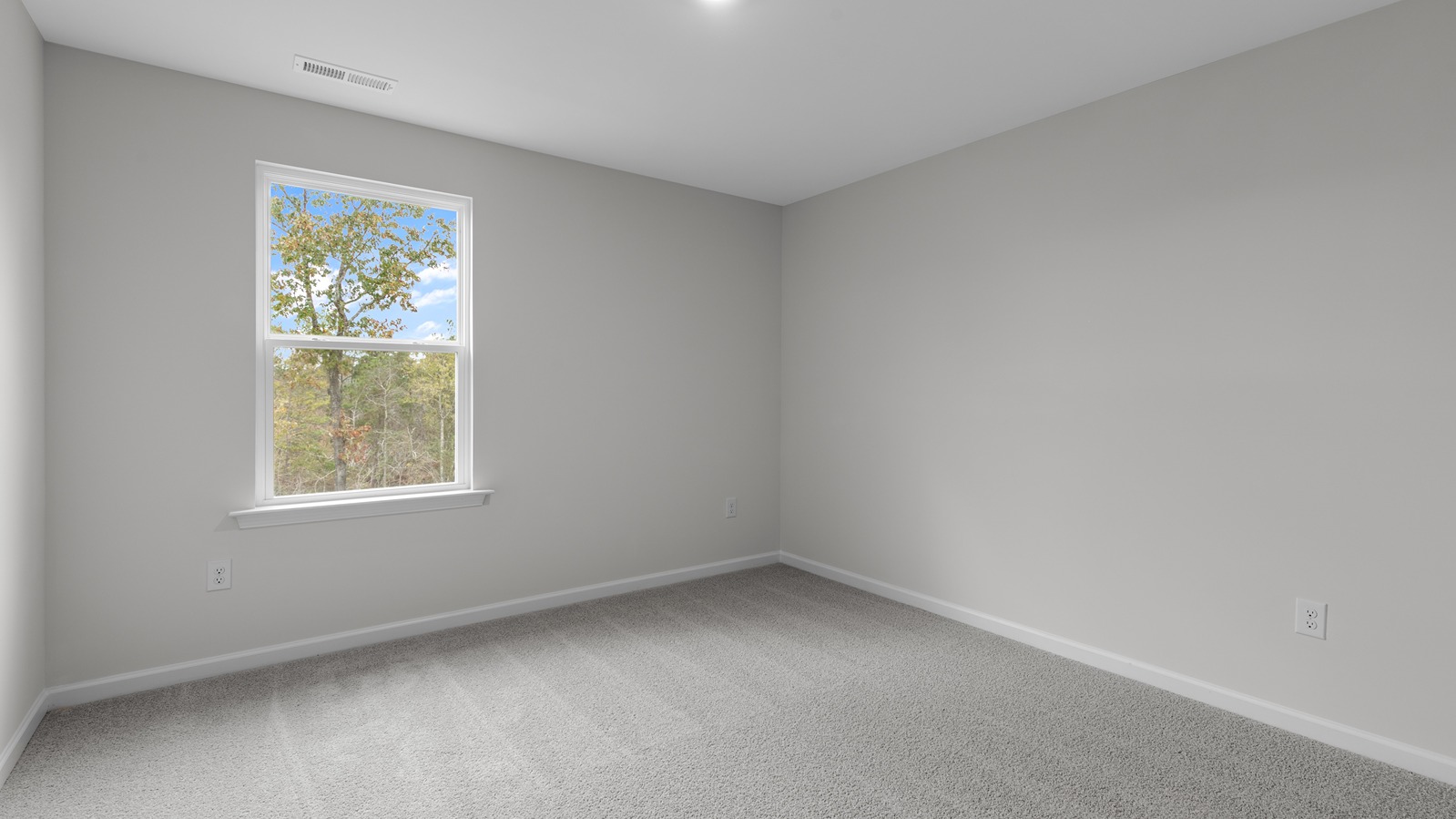 secondary bedroom with window
