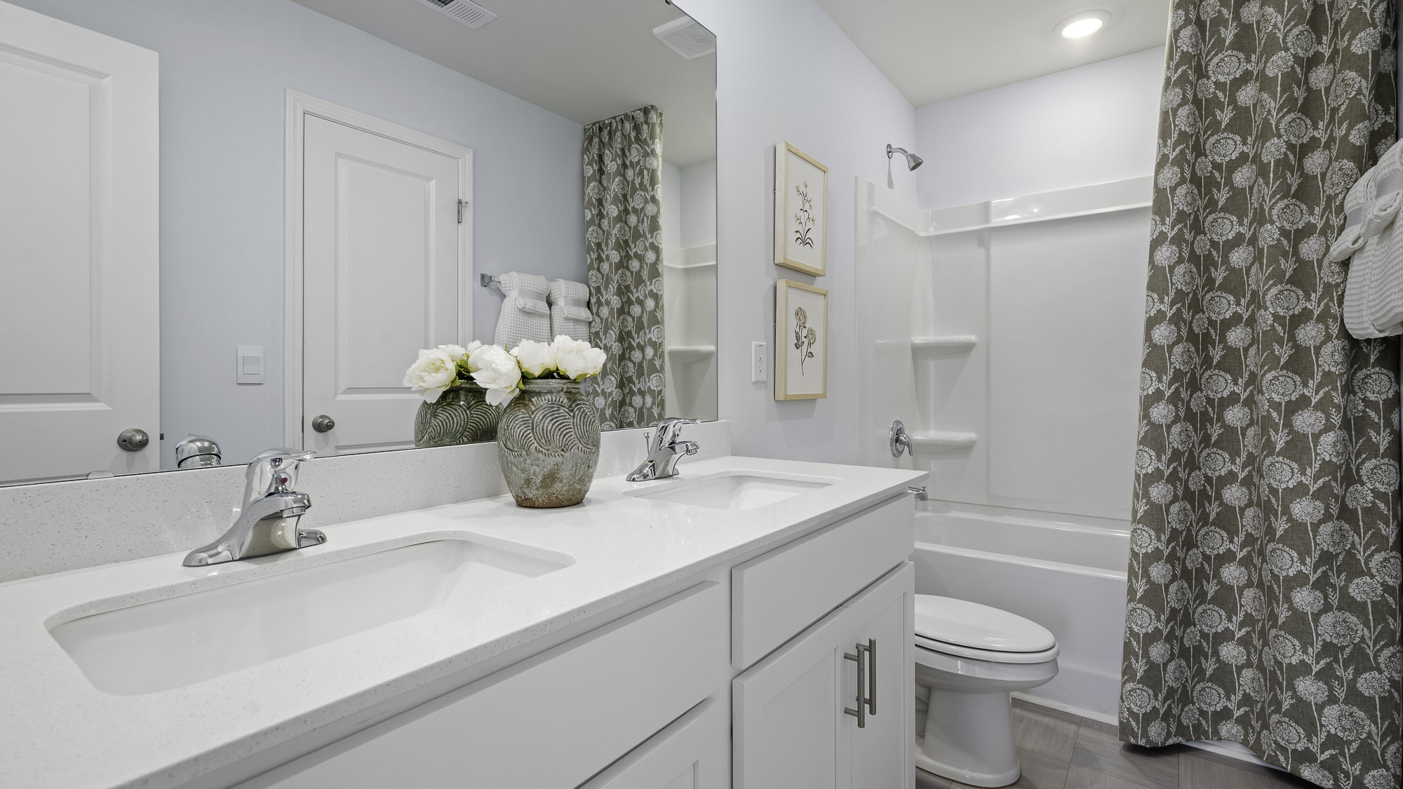secondary bathroom