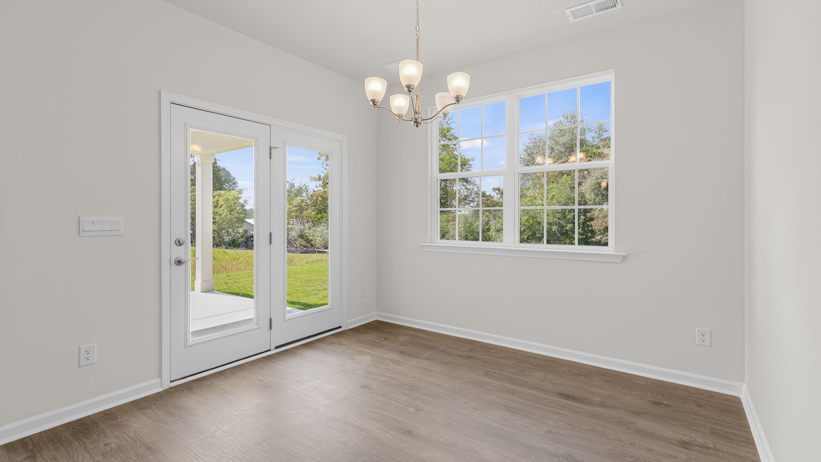 dining area with outdoor access