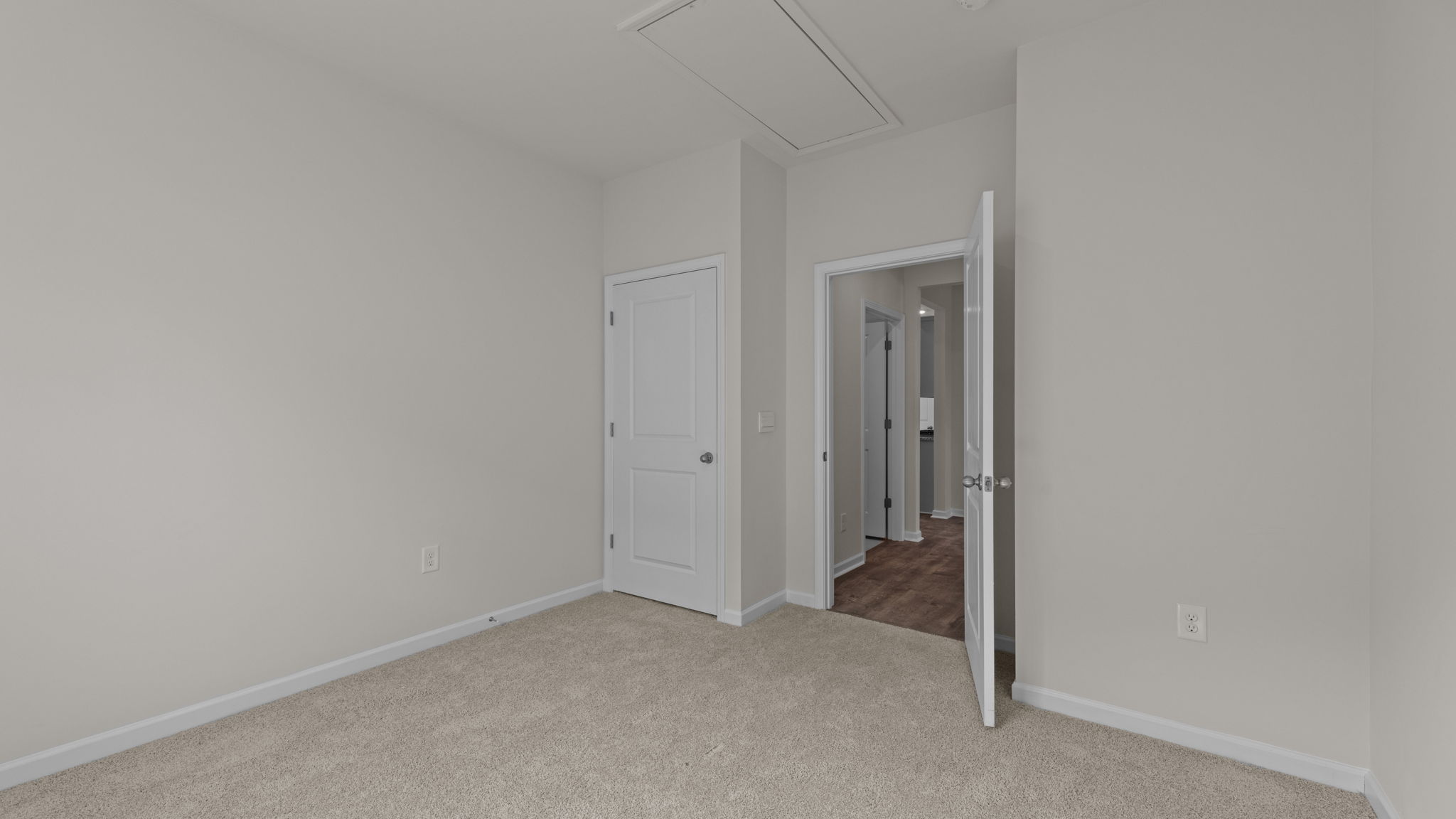 bedroom with carpet