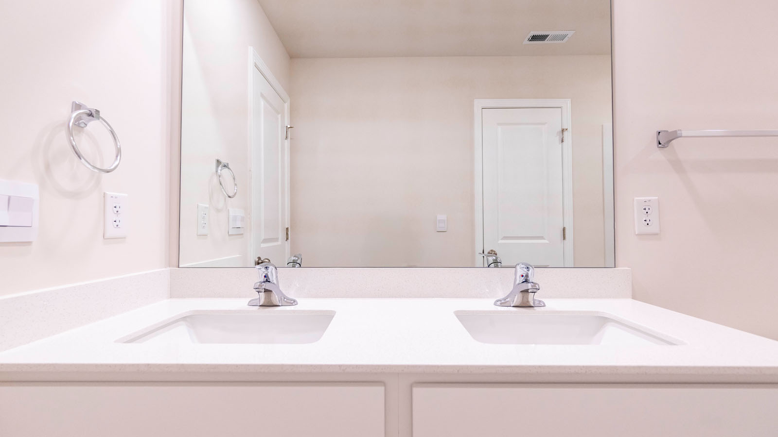 secondary bathroom