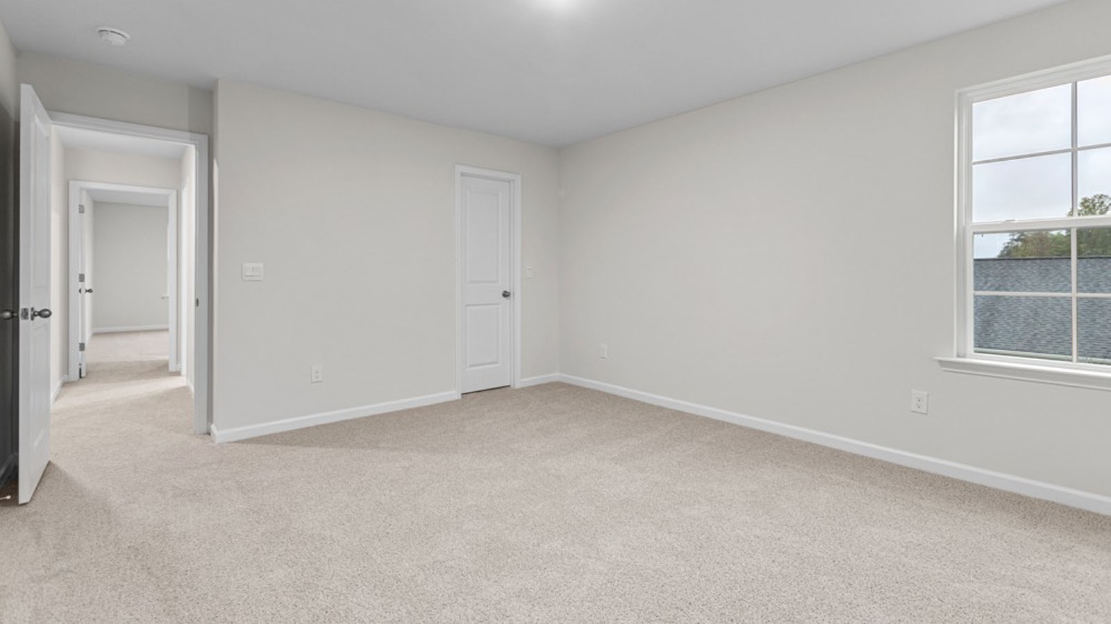 bedroom with carpet