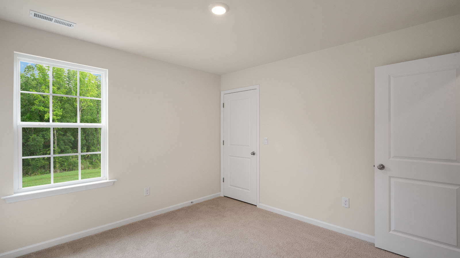 bedroom with carpet