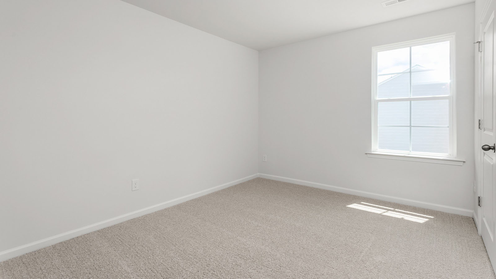 bedroom with carpet