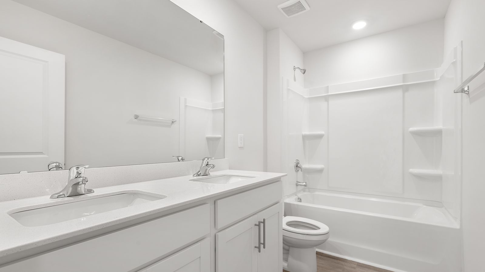 secondary bathroom with tub shower