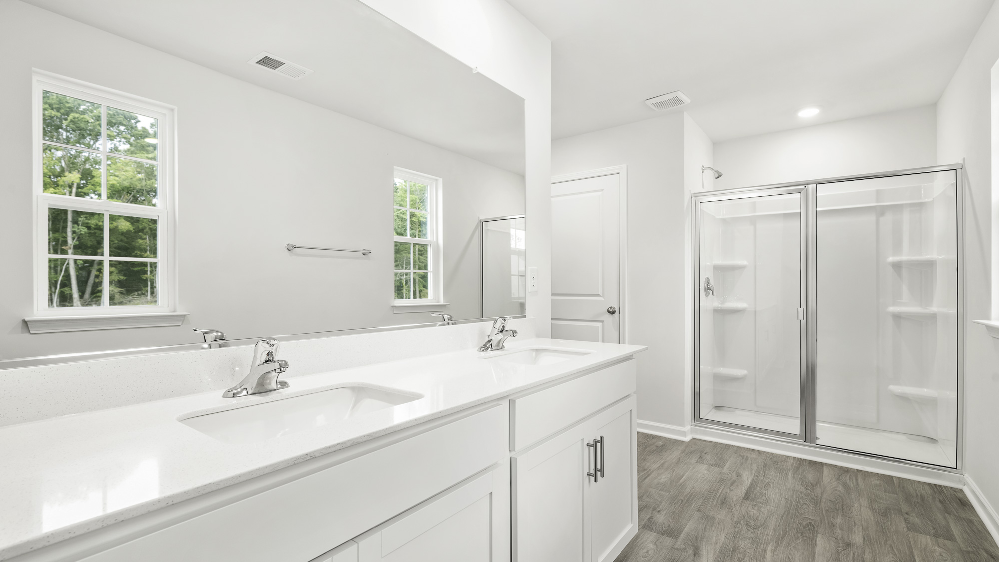 main bathroom ensuite