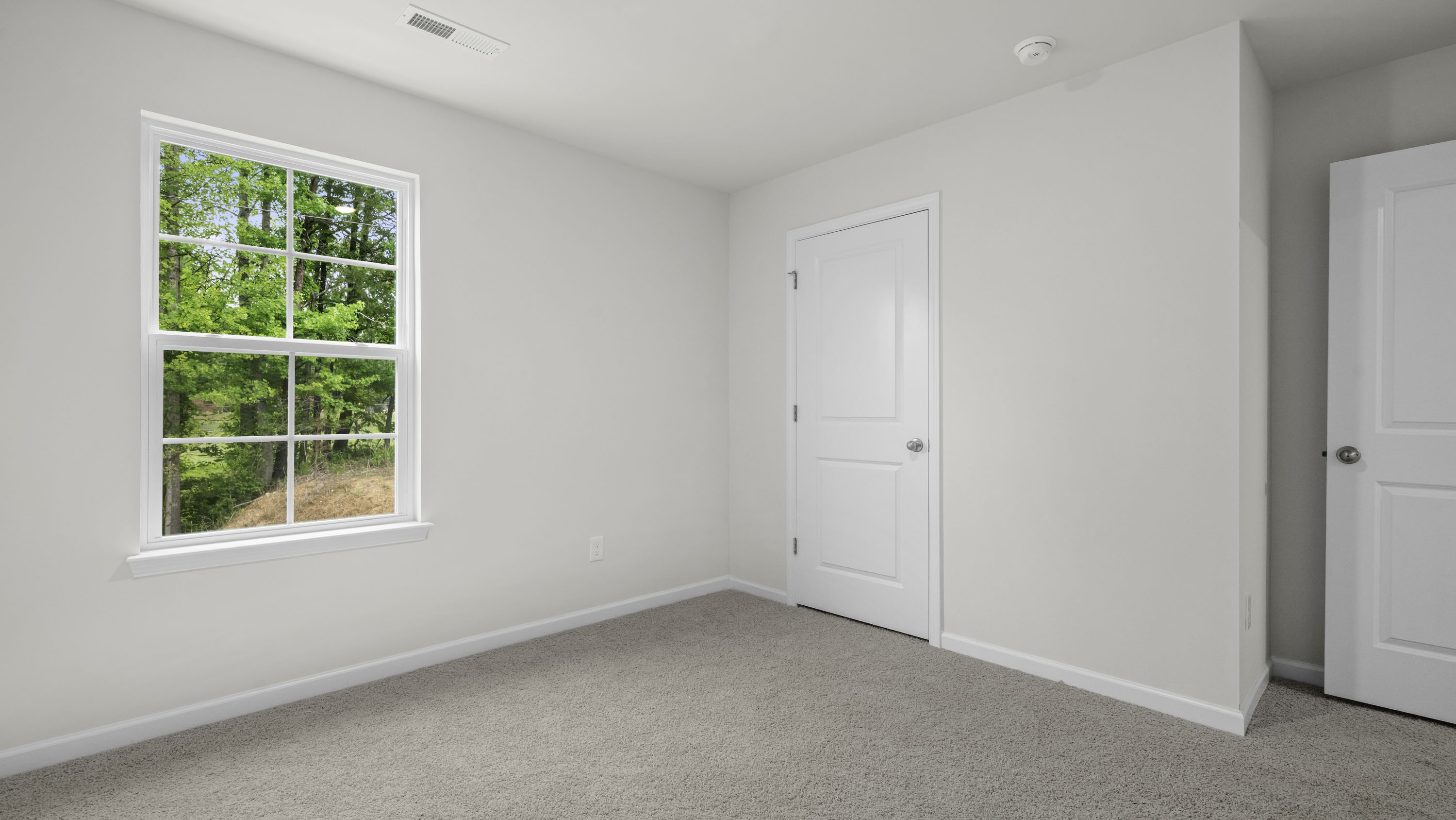 bedroom with carpet