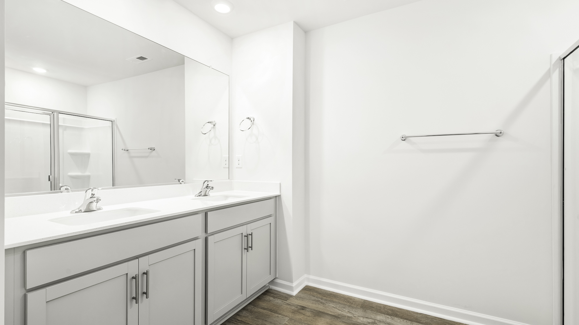 main bathroom ensuite