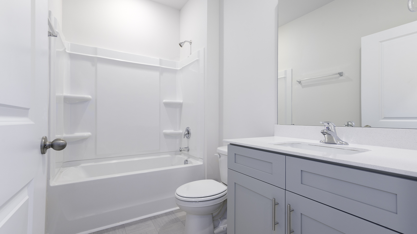 secondary bathroom with tub shower