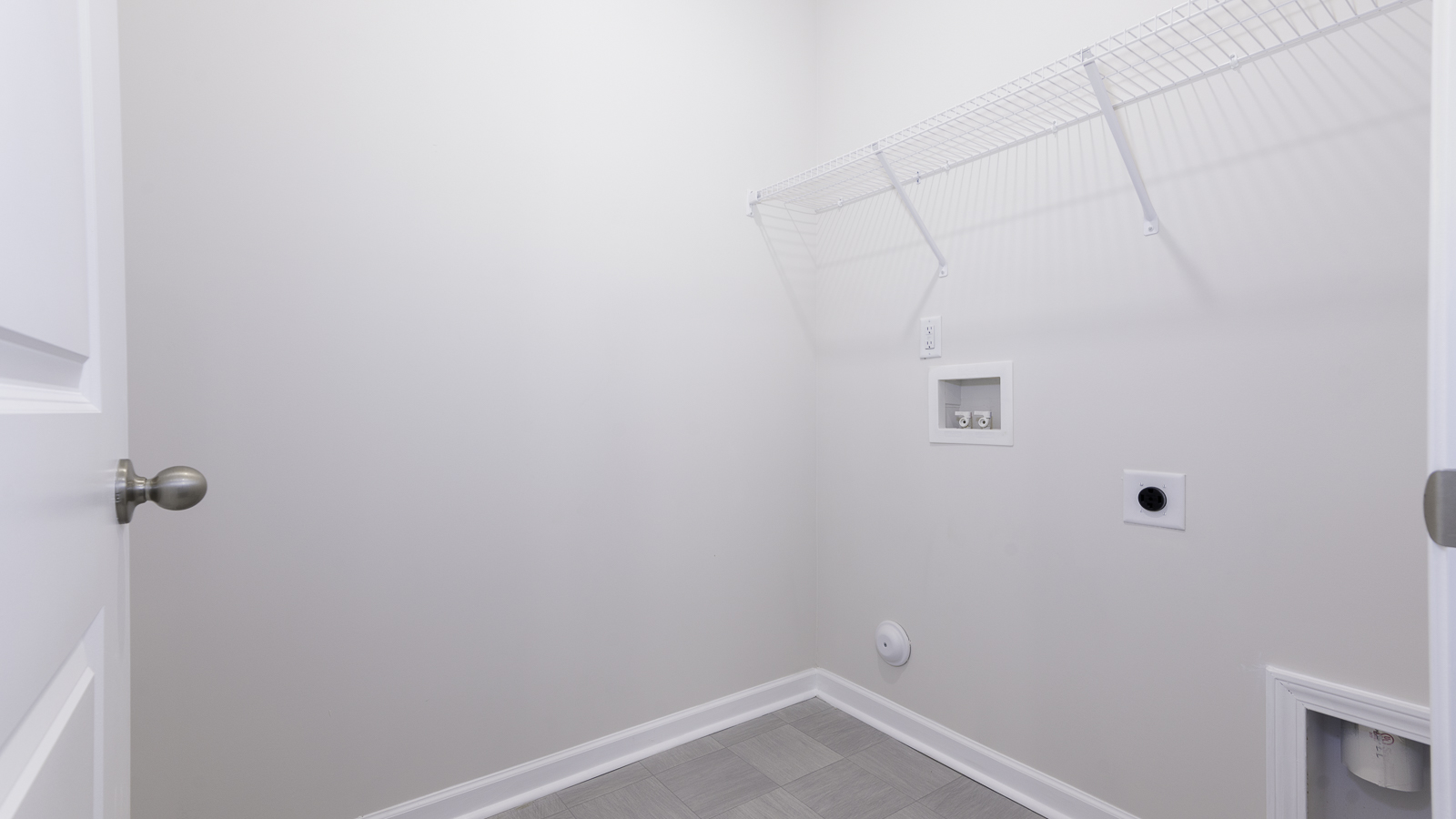 walk in laundry room