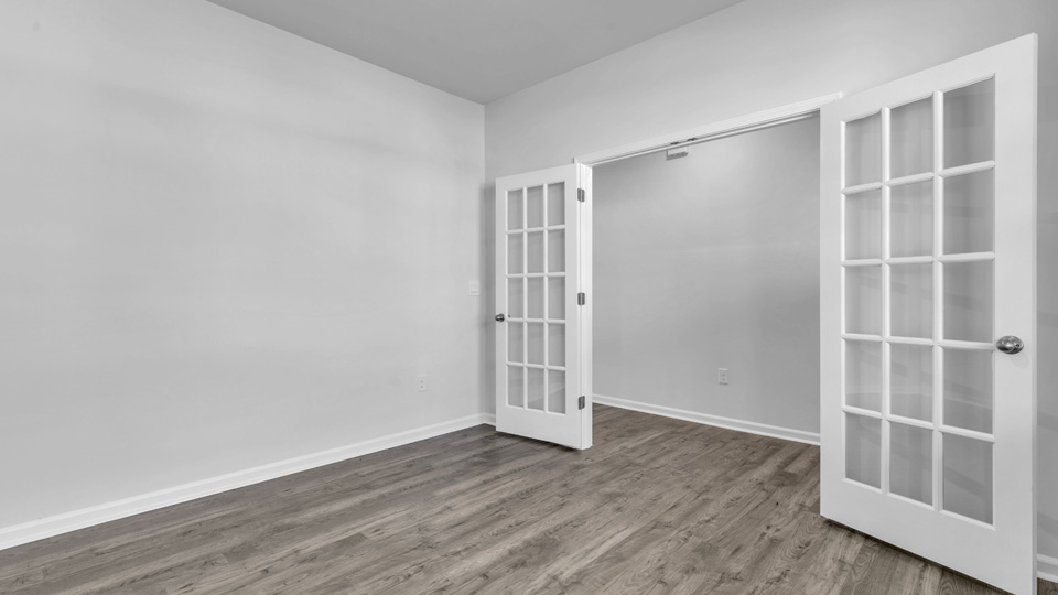 flex room with french doors