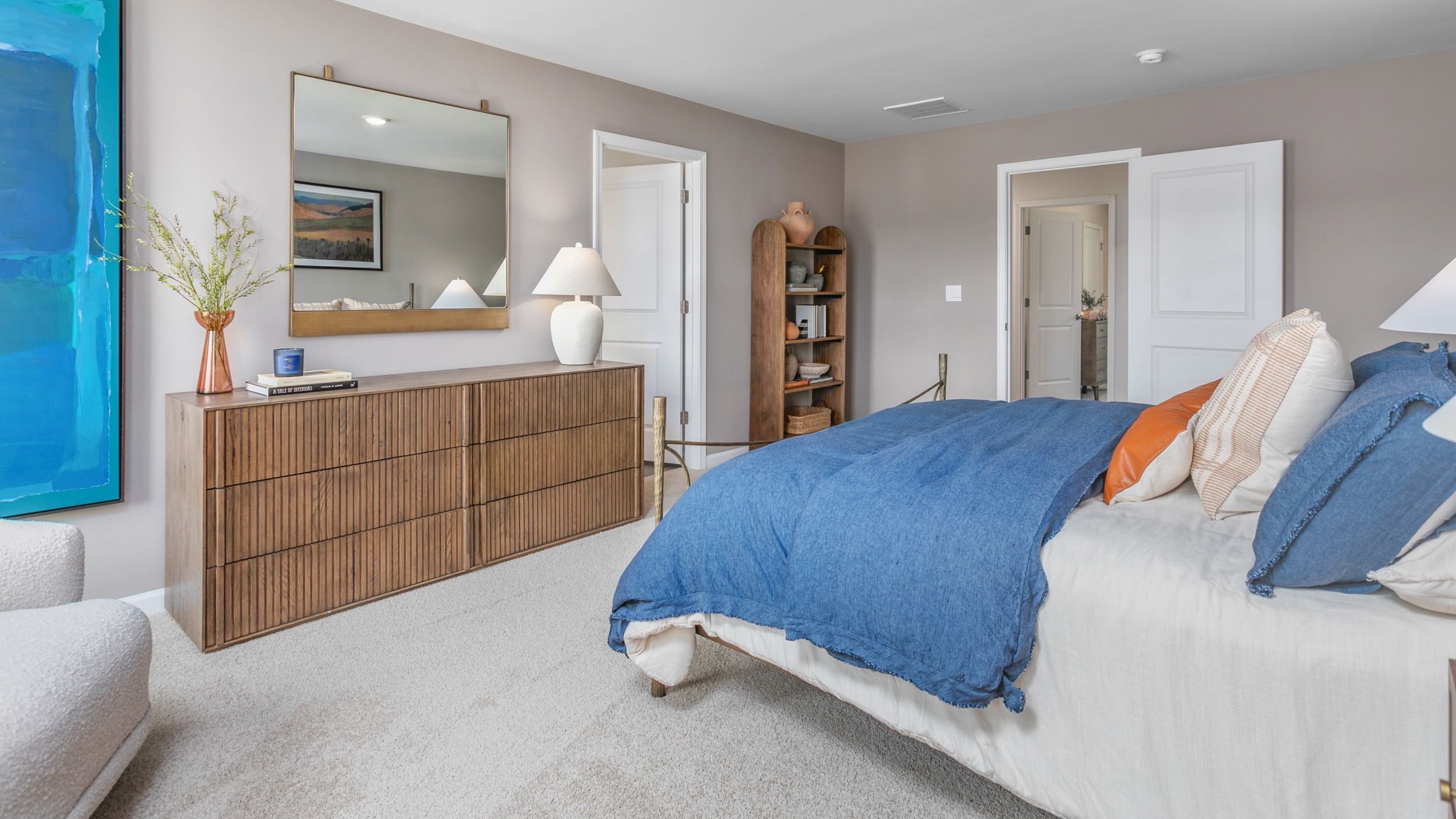 MAIN BEDROOM