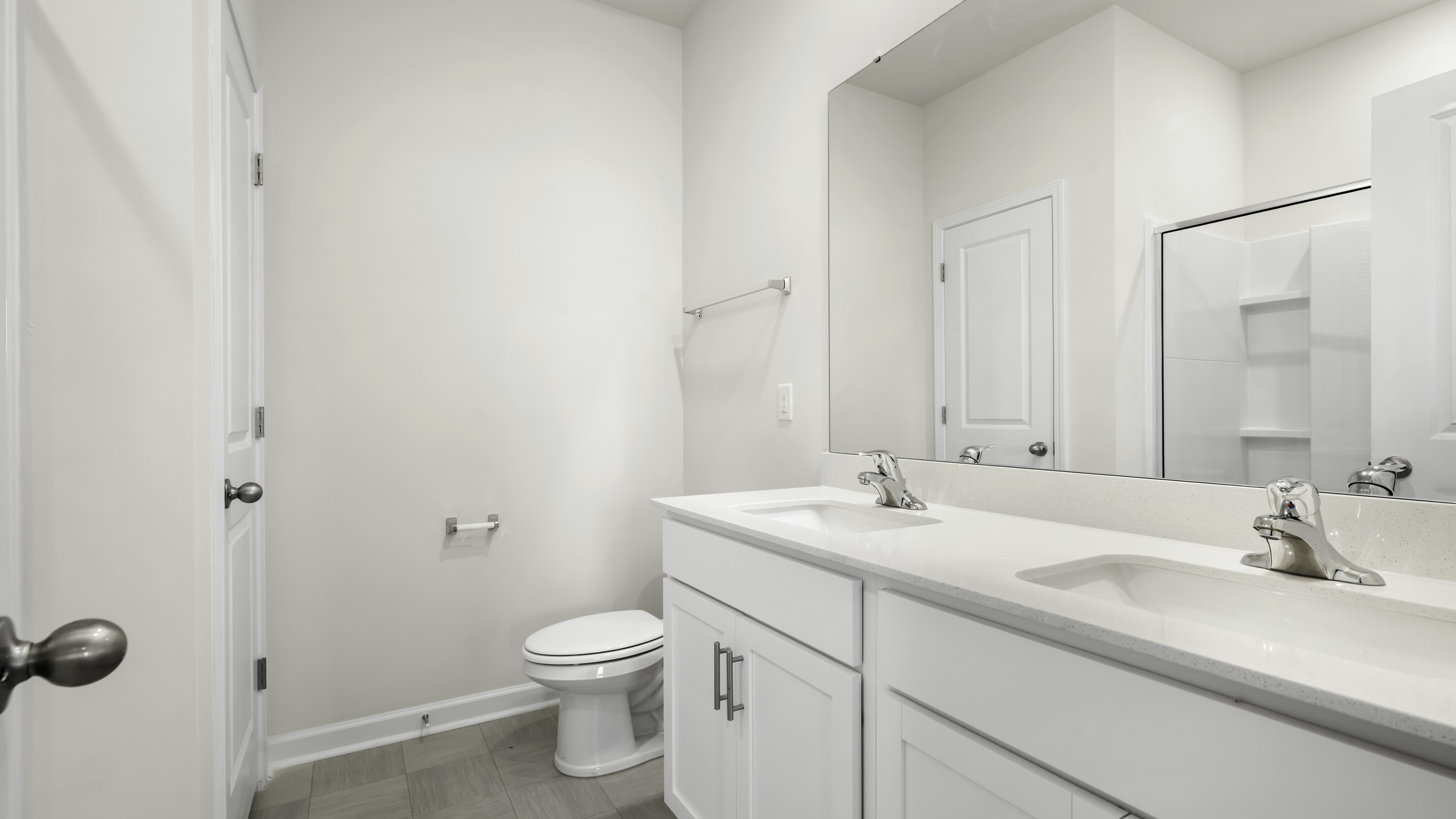 secondary bathroom