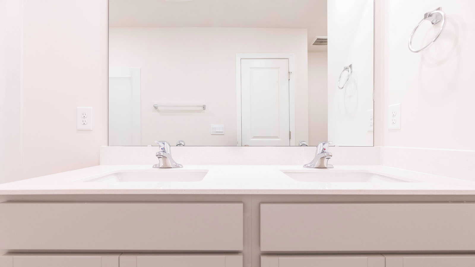 additional view of secondary dual sinks