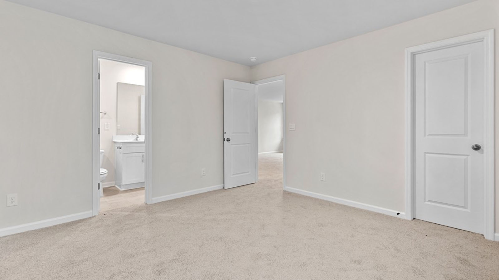 bedroom with carpet