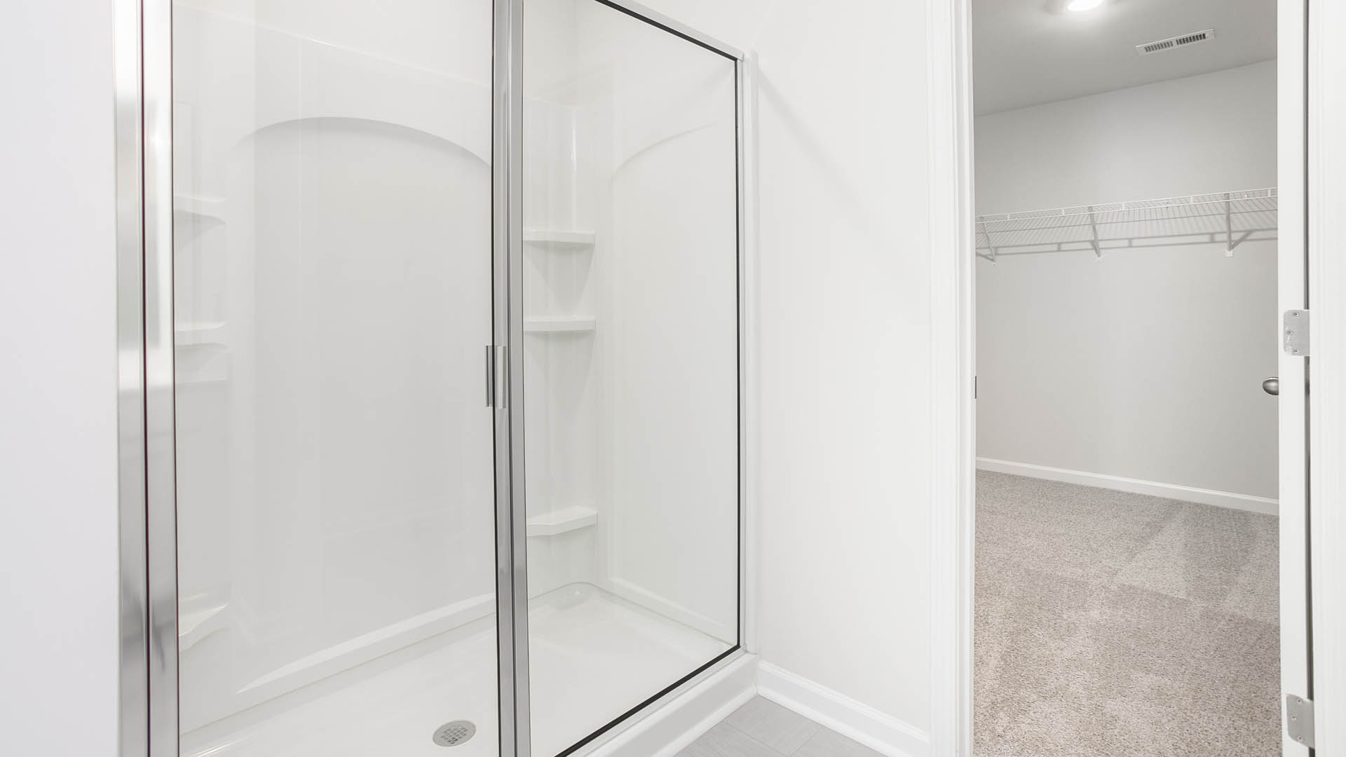 MAIN WALK-IN SHOWER