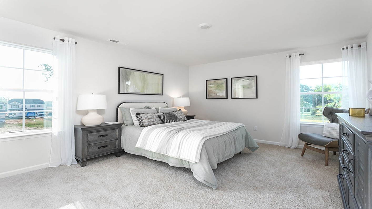 secondary bedroom with windows