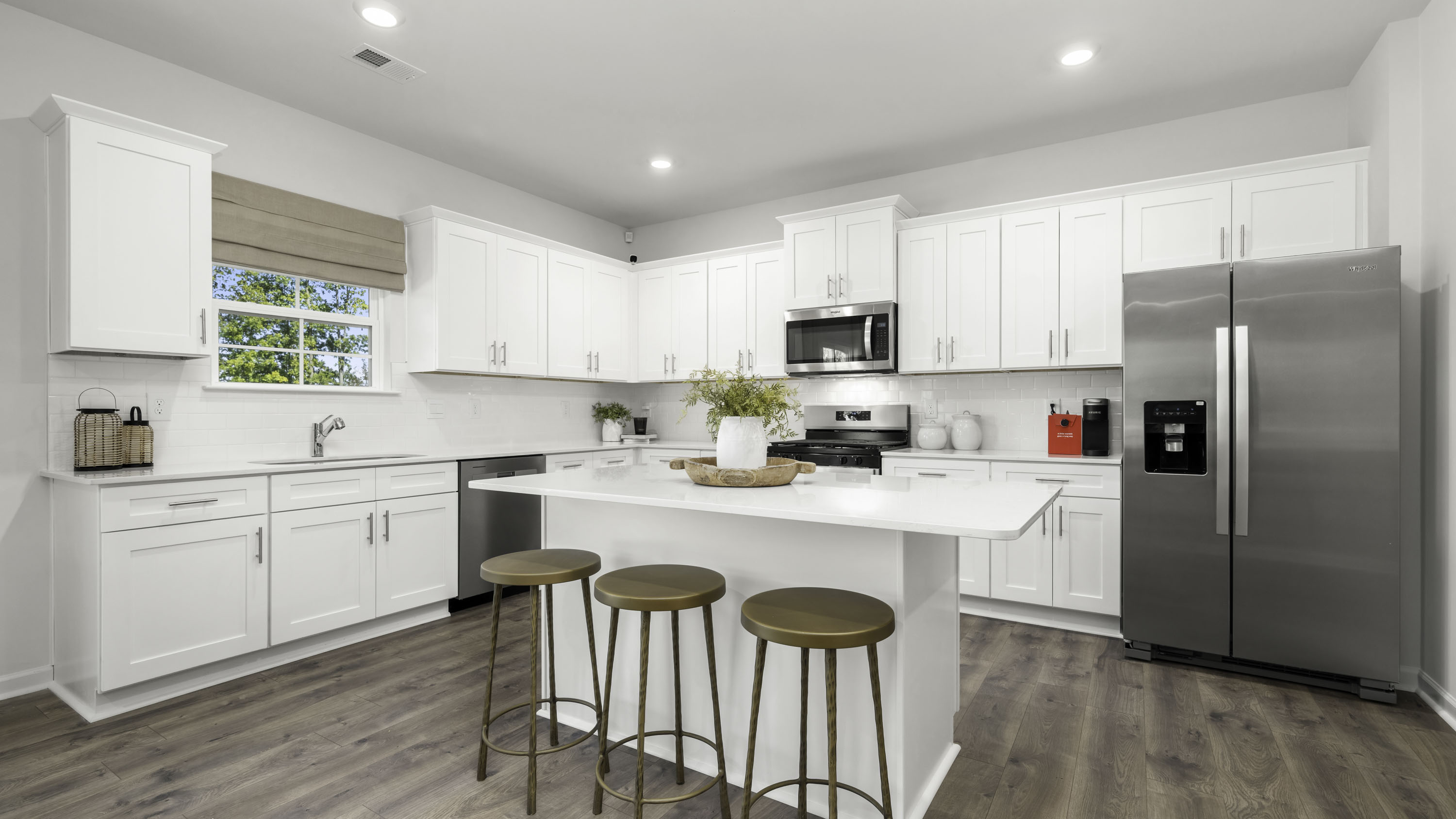kitchen sit in island