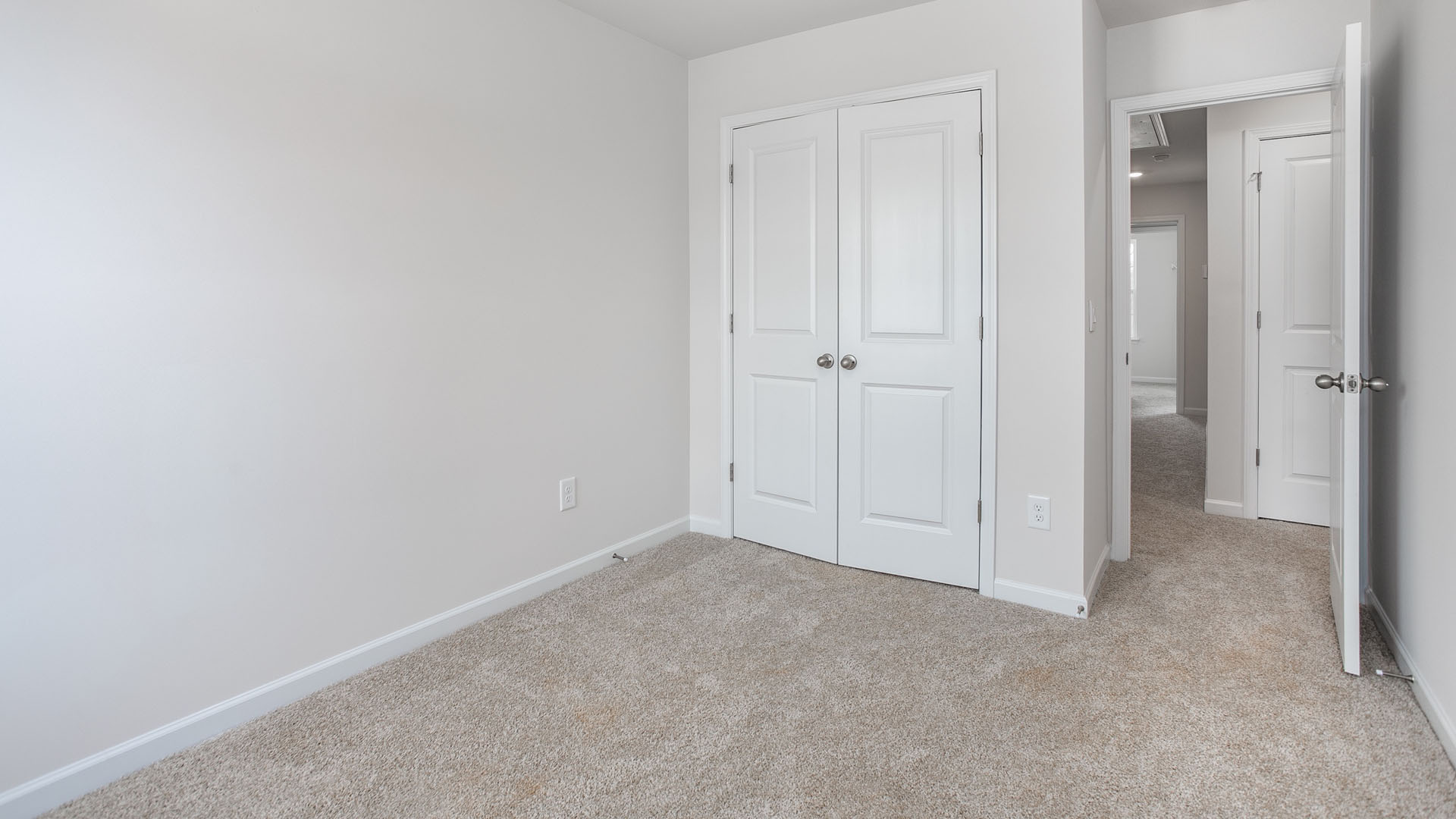 bedroom with carpet