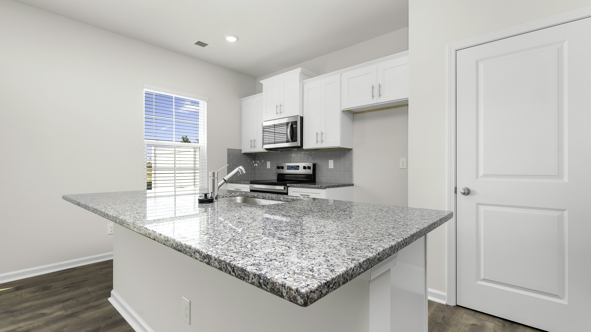 kitchen sit in island