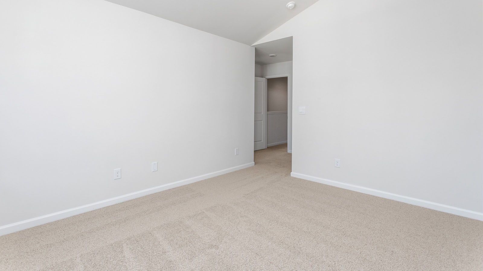 bedroom with carpet