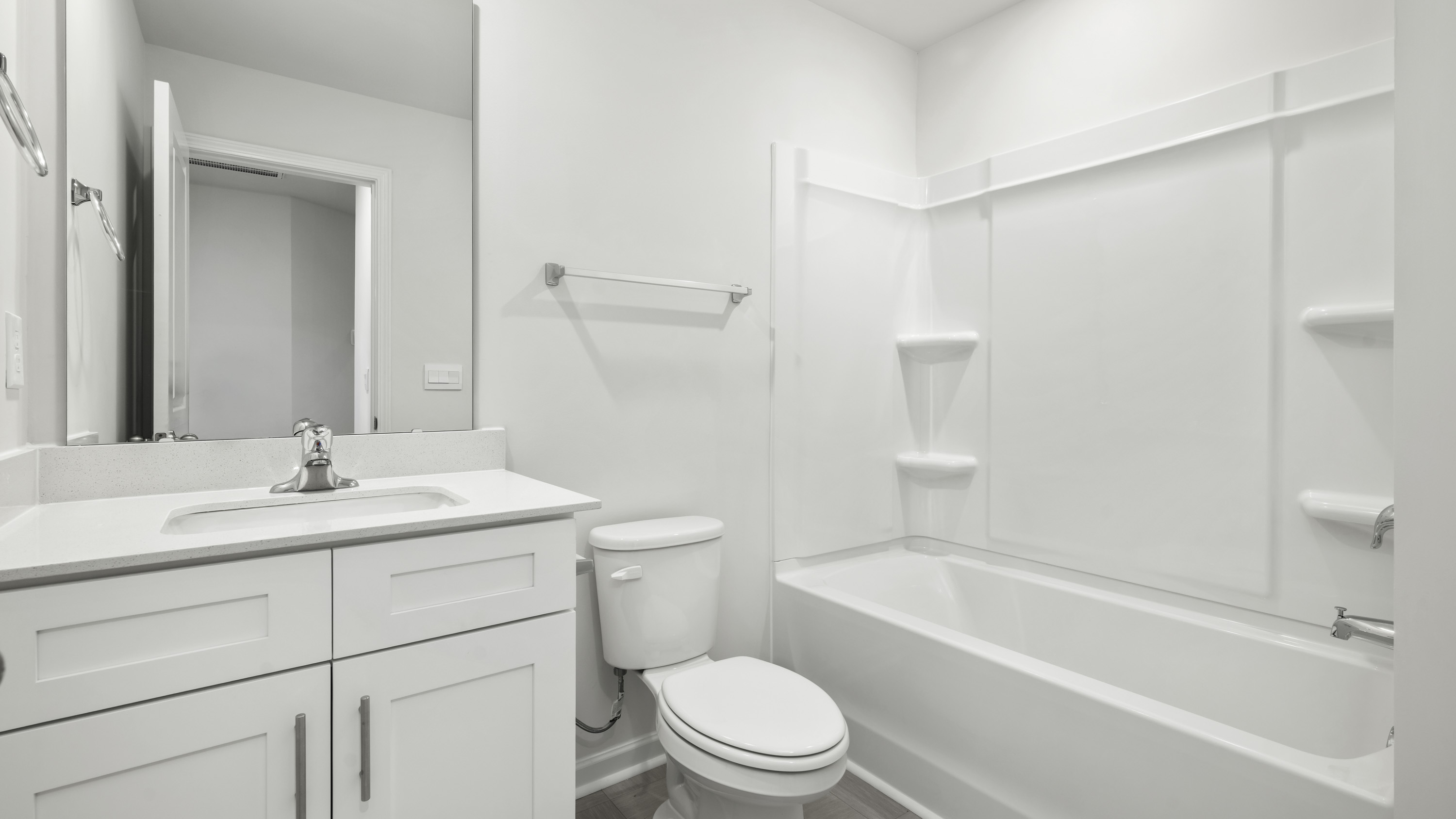 secondary bathroom tub shower
