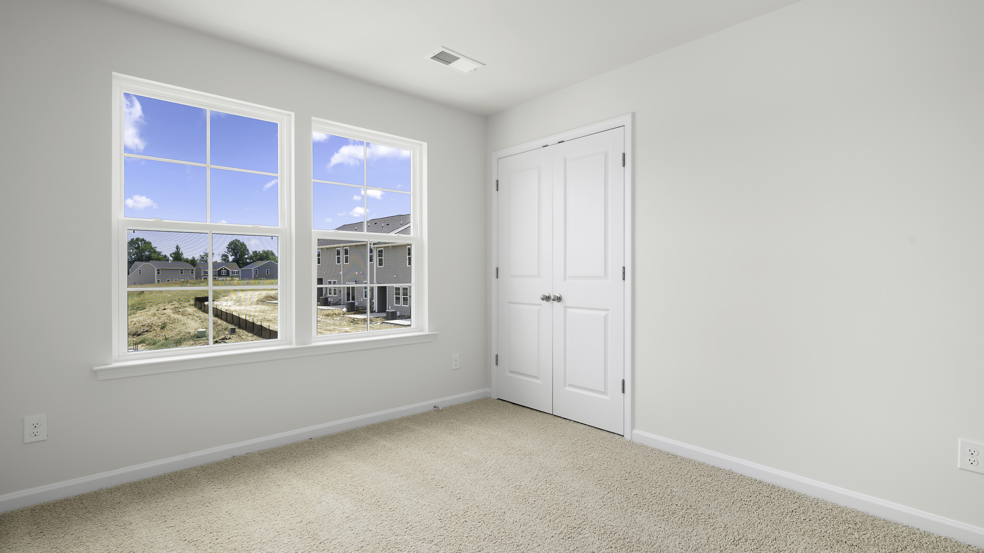 bedroom with carpet