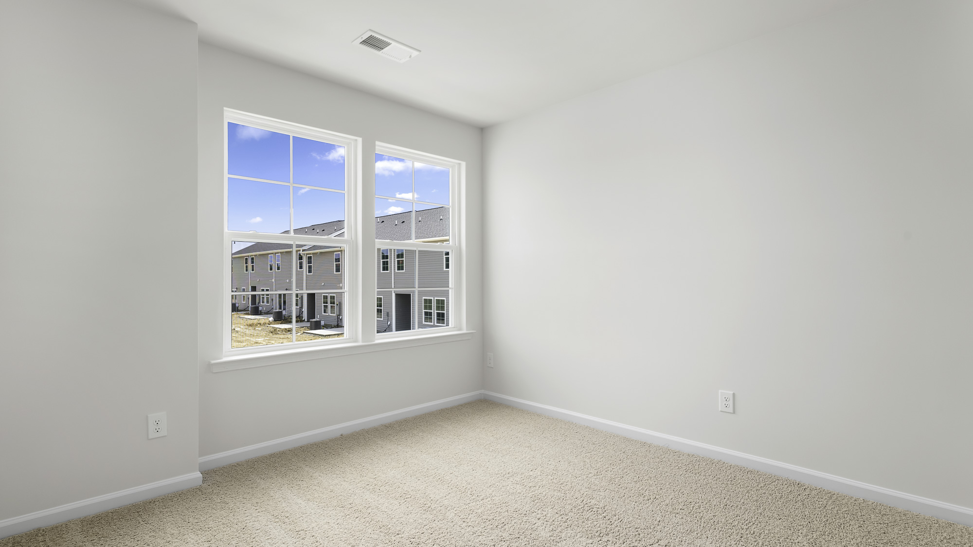 bedroom with carpet