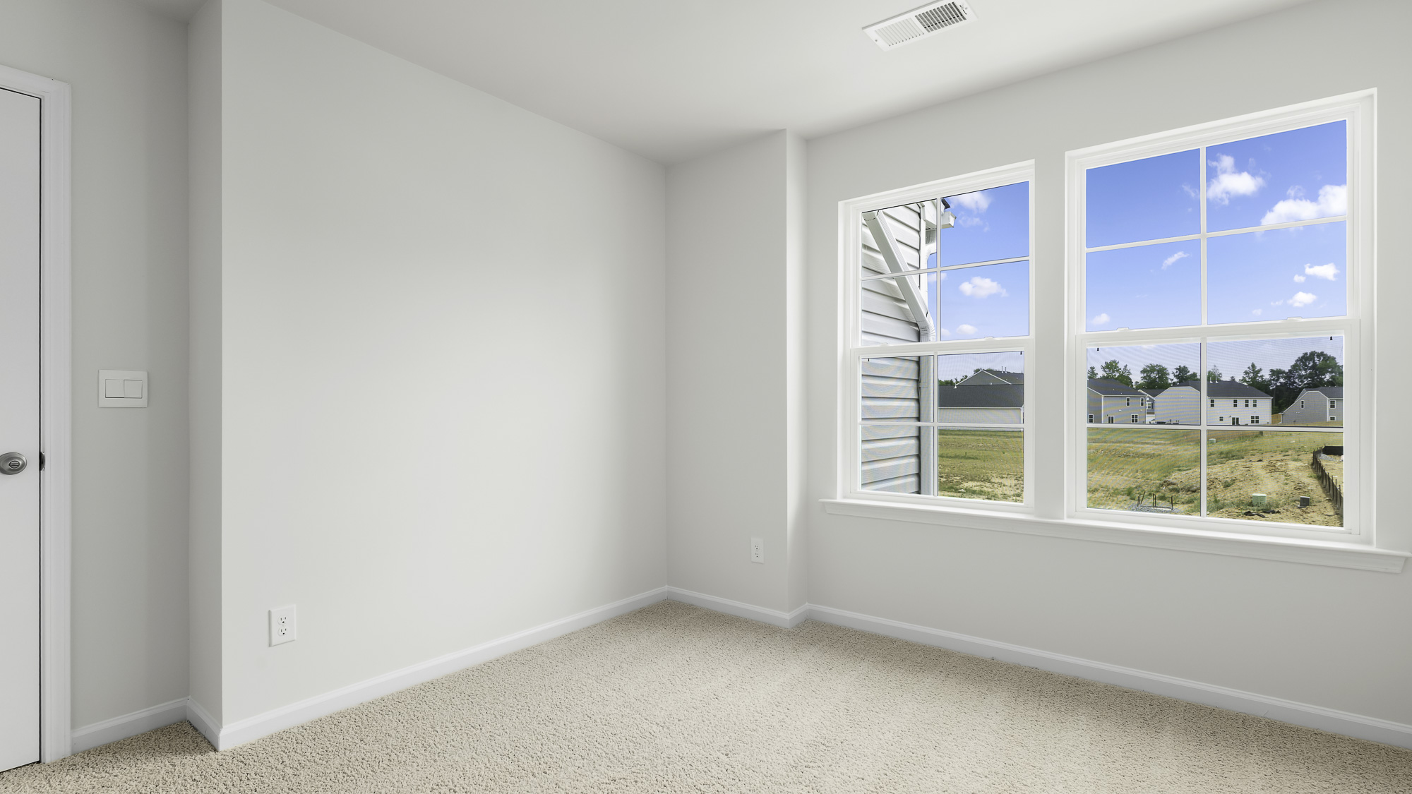 bedroom with carpet