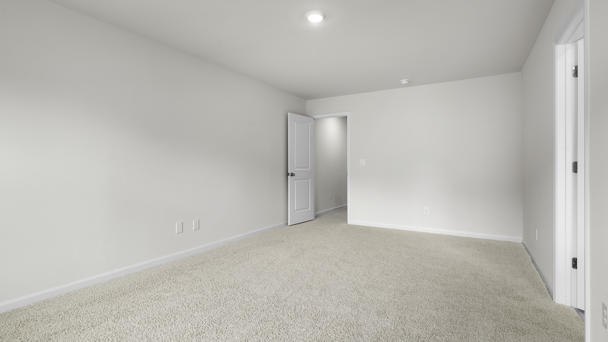 bedroom with carpet