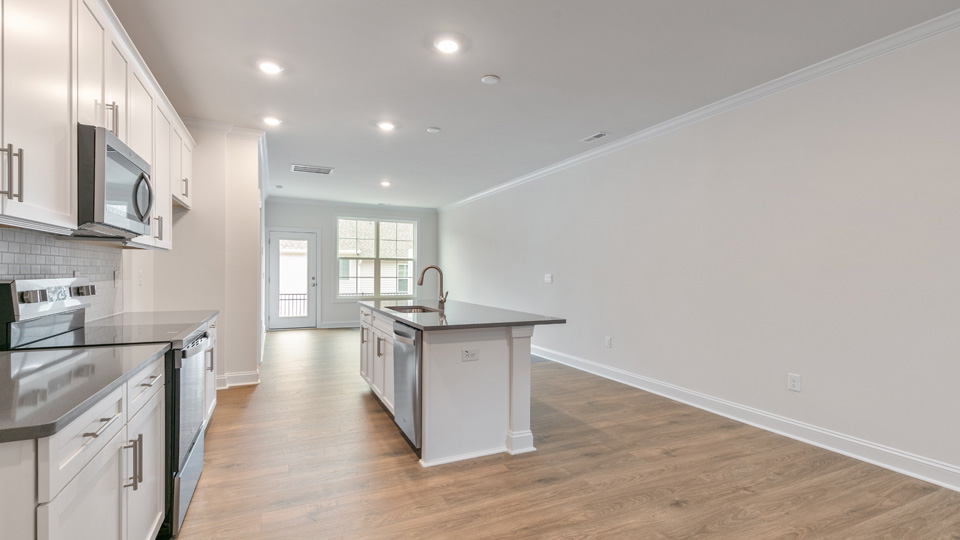 SIDE KITCHEN AND DINING ROOM