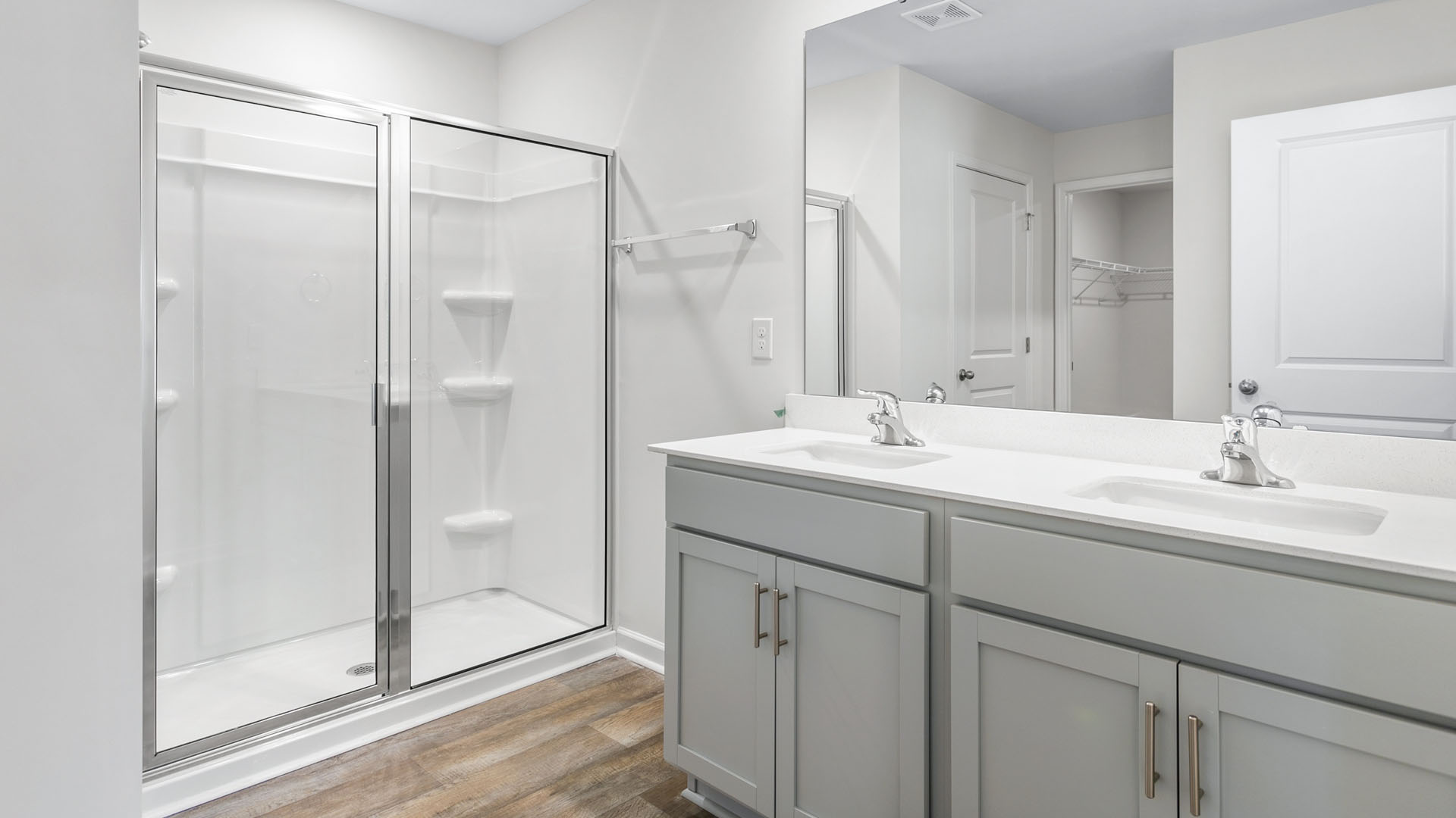 bathroom with walk in shower