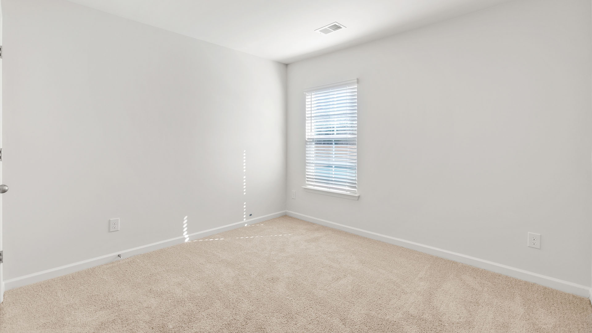 bedroom with carpet