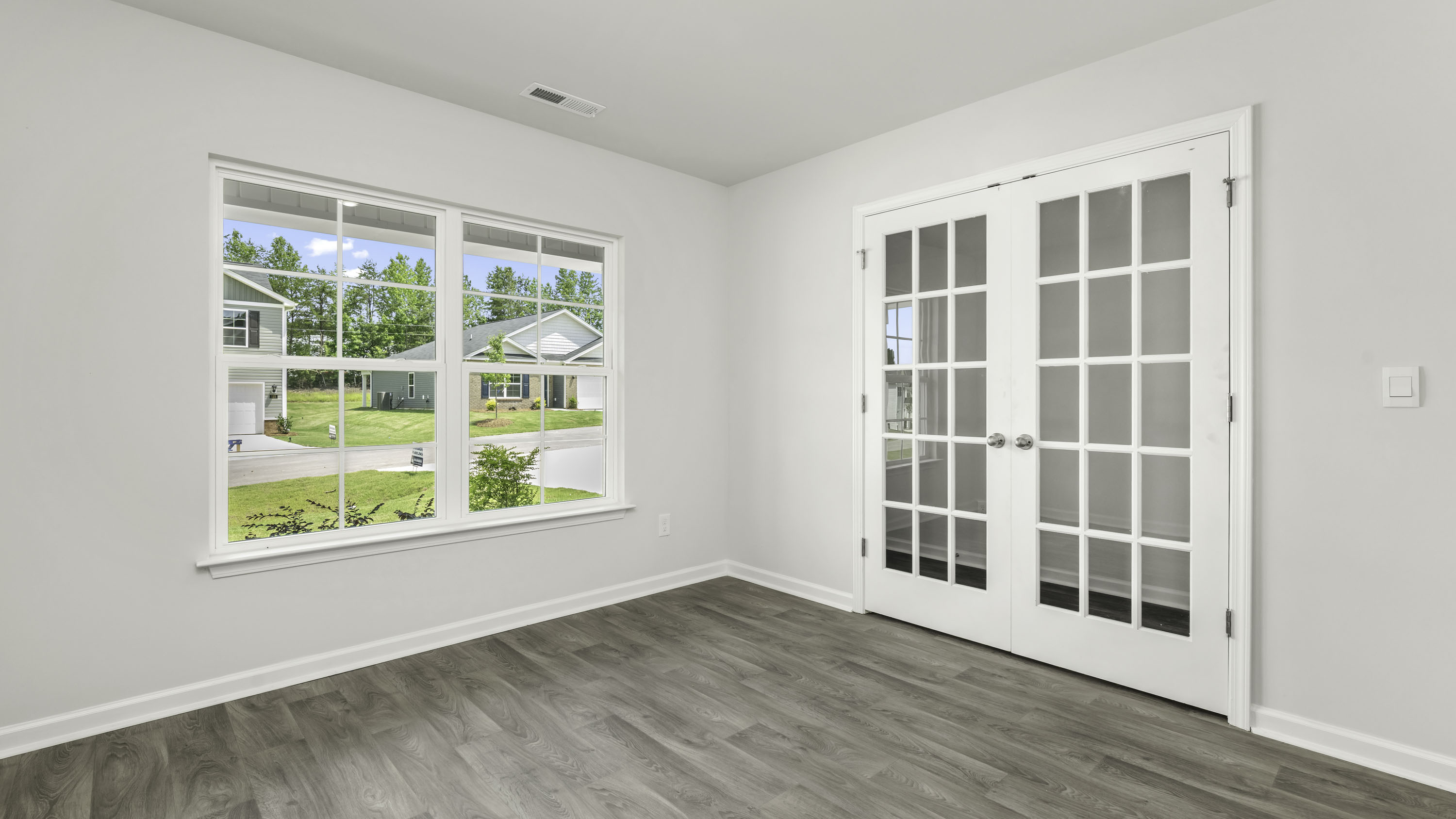 flex room with french doors