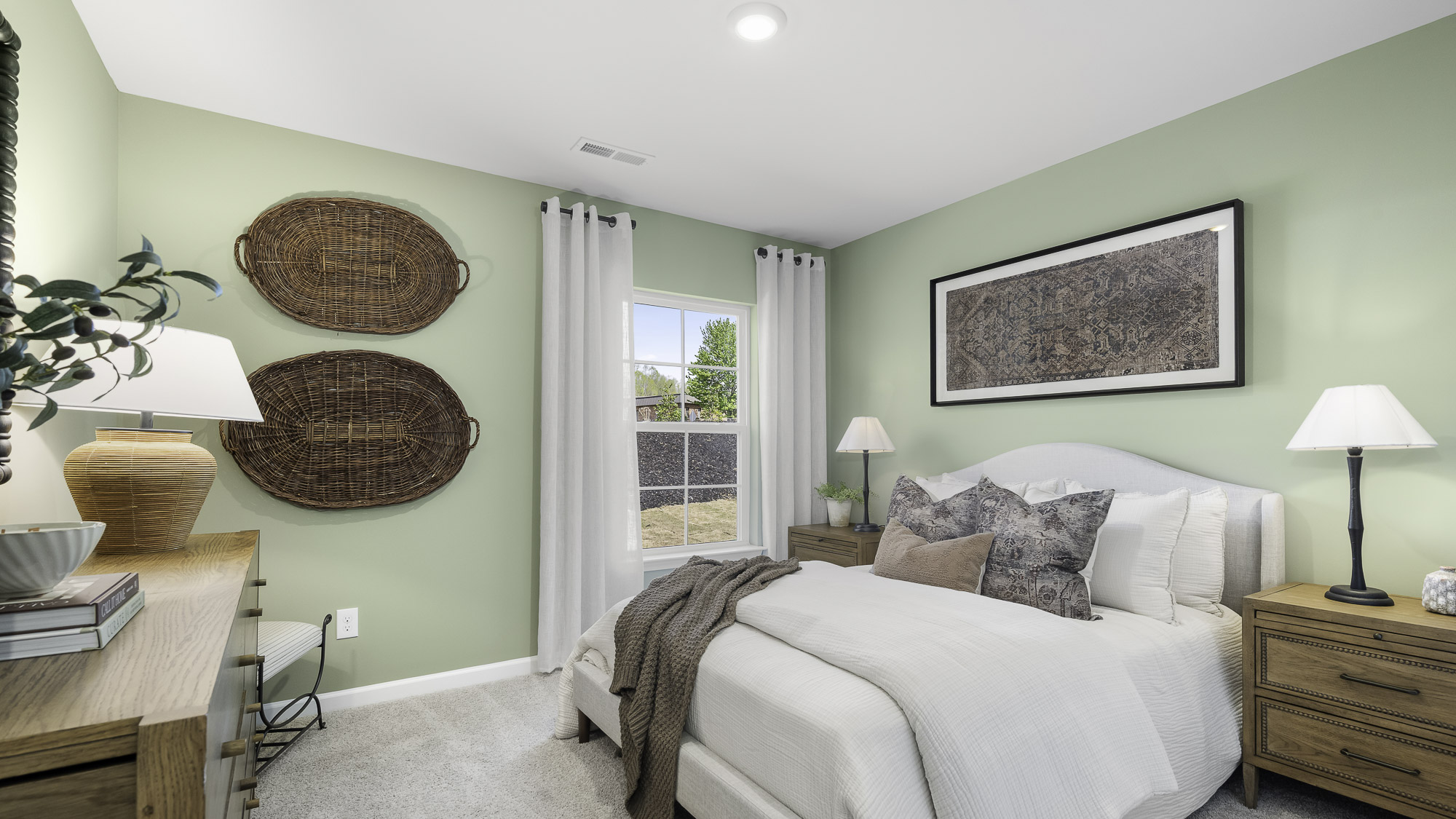 secondary bedroom main level